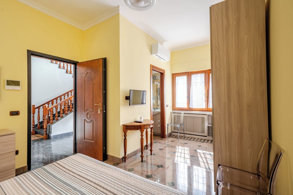 Deluxe Double Room, Garden View | Interior