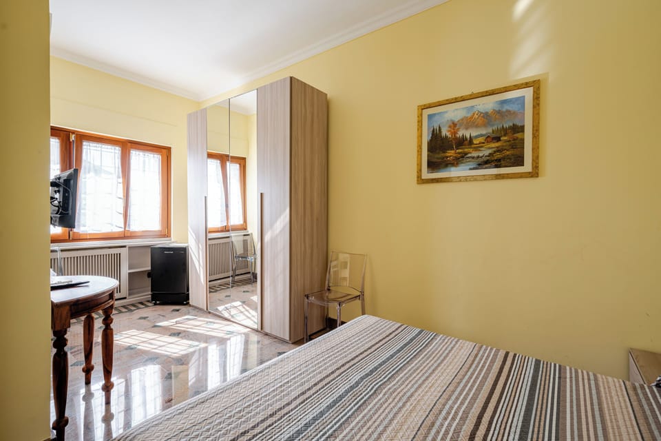 Deluxe Double Room, Garden View | Minibar, WiFi (free)
