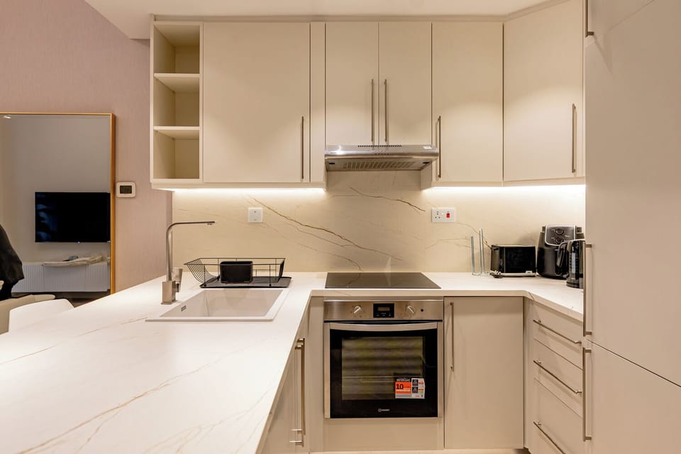 Superior Apartment, Balcony, Marina View | Private kitchen