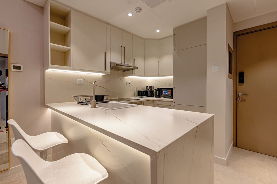 Superior Apartment, Balcony, Marina View | Private kitchen