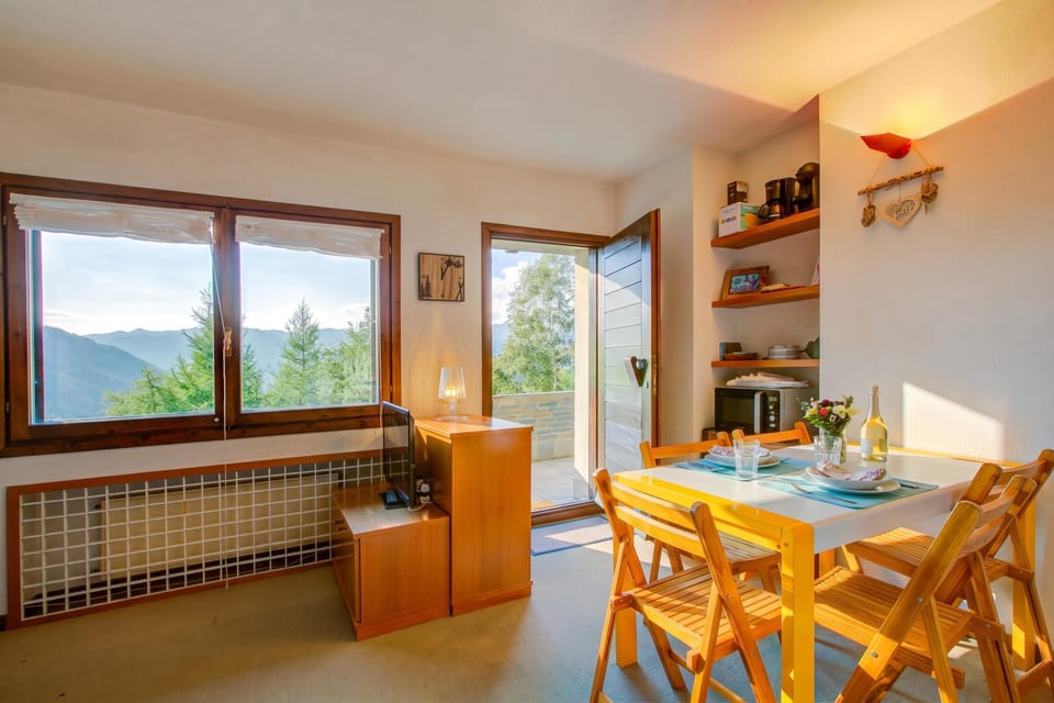 Standard Studio, Microwave, Mountain View (Appartamento I Larici) | Dining