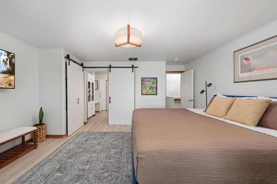 Condo, 2 Bedrooms | 2 bedrooms, laptop workspace, WiFi (free)