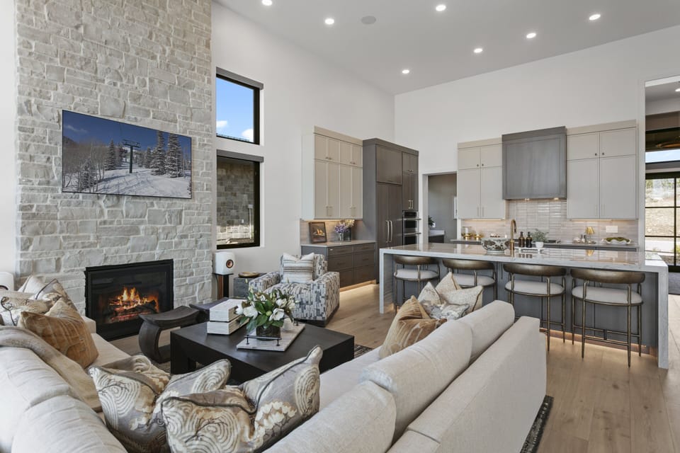 House, 4 Bedrooms | Living area | Smart TV, streaming services