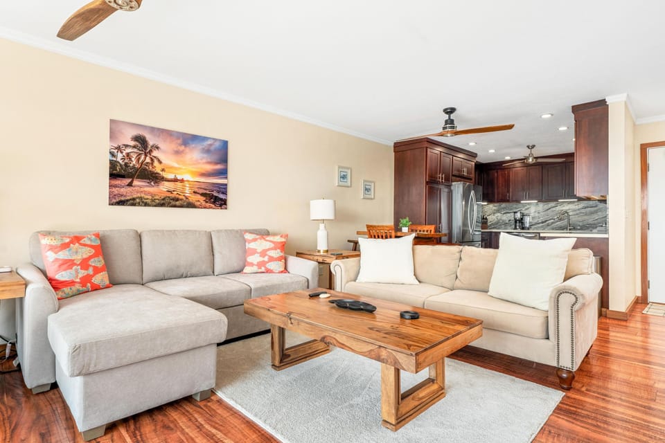 Condo, 2 Bedrooms | Living area | Smart TV