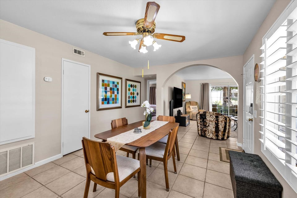 Condo, Multiple Beds, Garden View (Farrell G35) | Dining