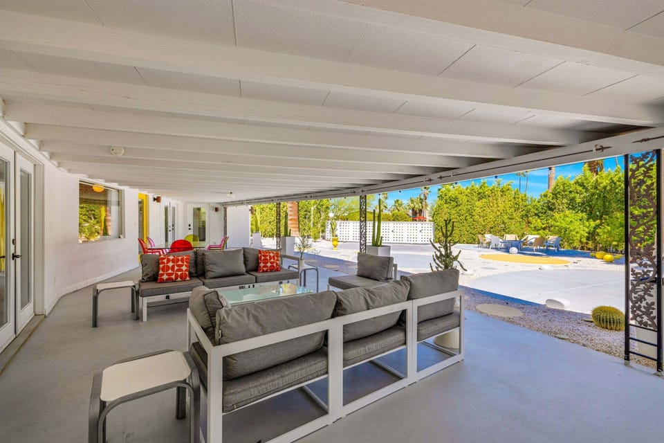 House, Multiple Beds, Pool View (Chia) | Terrace/patio
