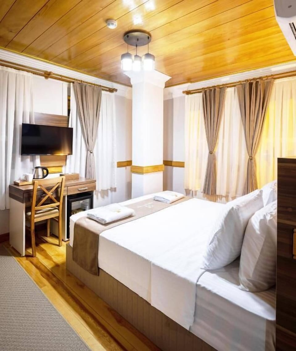 Standard Double or Twin Room, City View | In-room safe, soundproofing, iron/ironing board (on request)