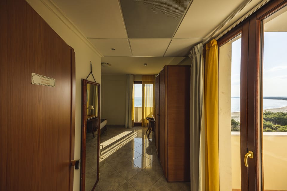 Superior Room, 1 Queen Bed | Minibar, in-room safe, desk, iron/ironing board (on request)