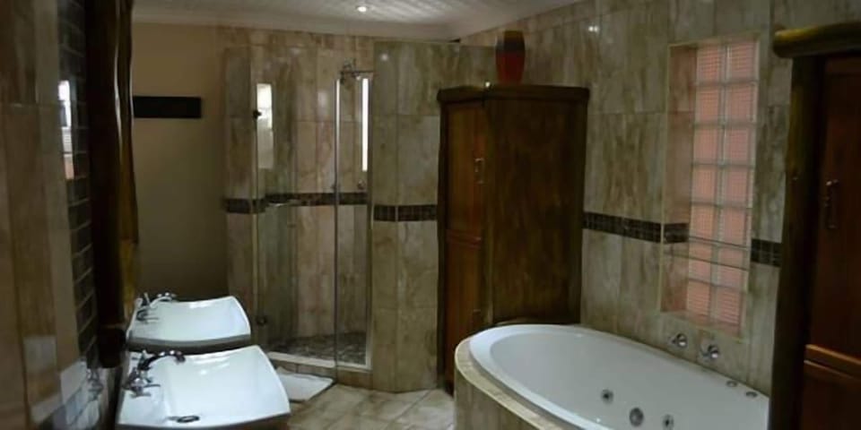 Free toiletries, hair dryer, bathrobes, towels