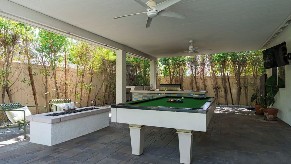 House (6 Bedrooms) | Interior