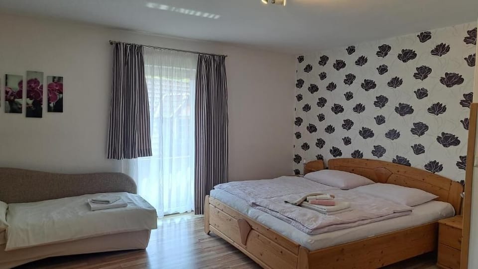 Double Room, Balcony, Mountain View | WiFi (free)