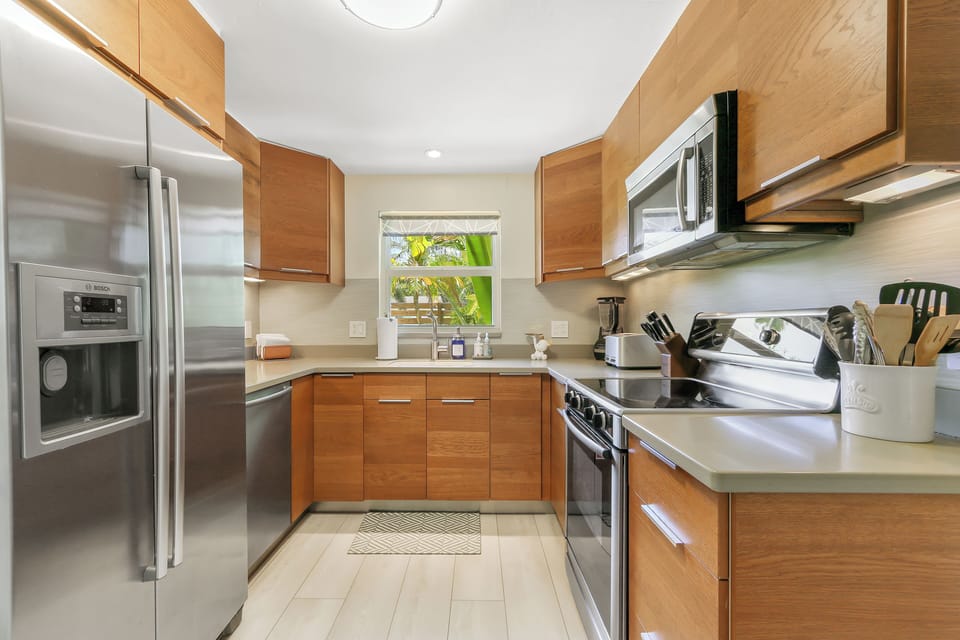 Superior Apartment, Garden View | Private kitchen | Coffee/tea maker
