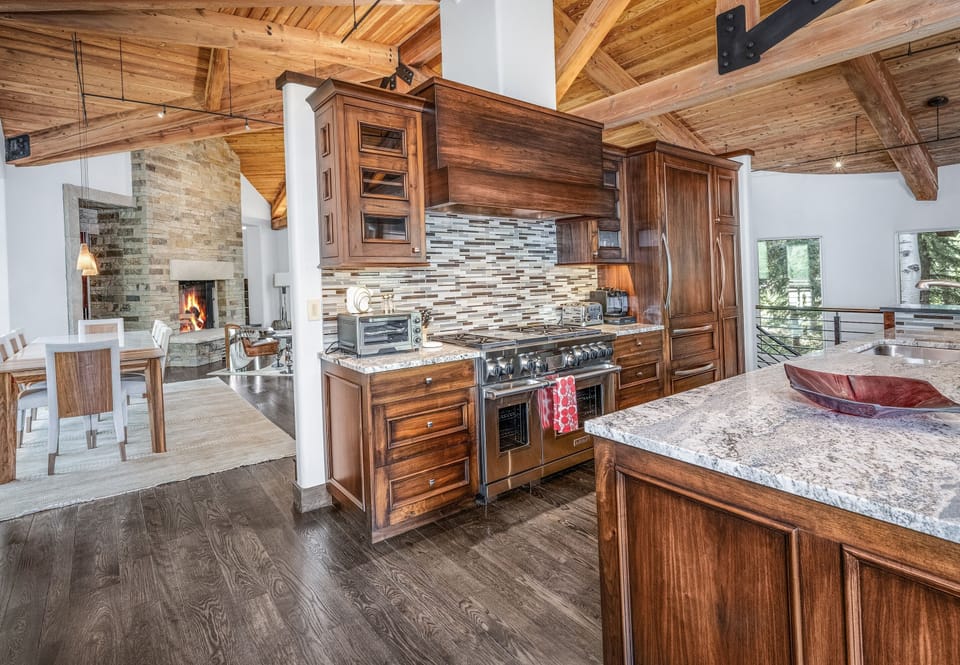 House, 5 Bedrooms | Private kitchen | Coffee/tea maker, fridge, oven, toaster