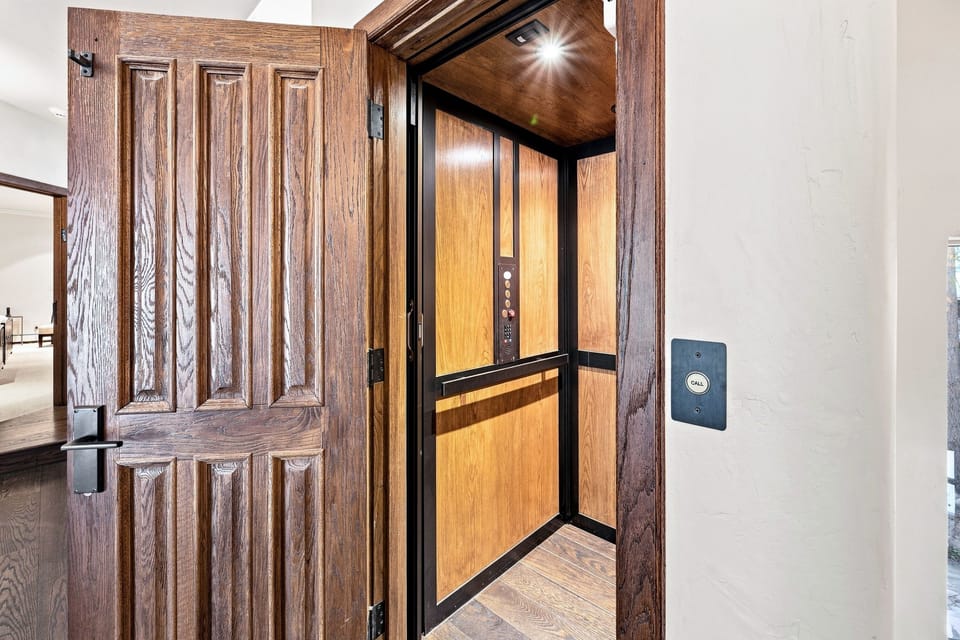 House, 5 Bedrooms | Interior