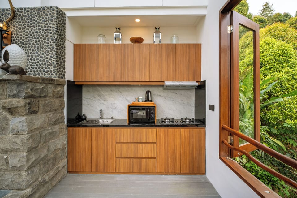 Signature Villa, 1 Bedroom, Mountain View | Private kitchenette | Electric kettle