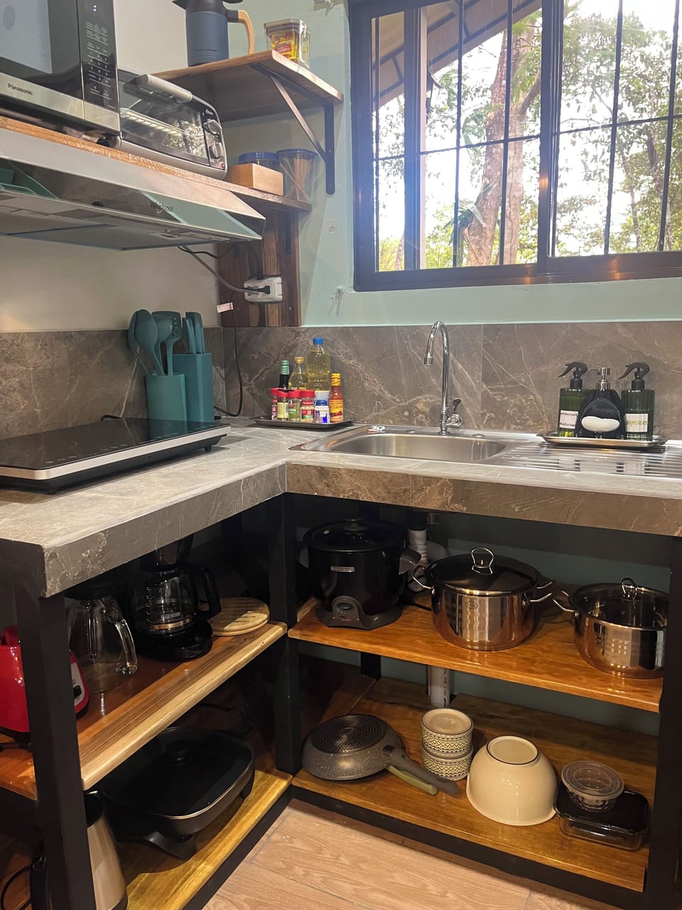 Family Cabin, Garden View | Private kitchen | Fridge, microwave, oven, stovetop