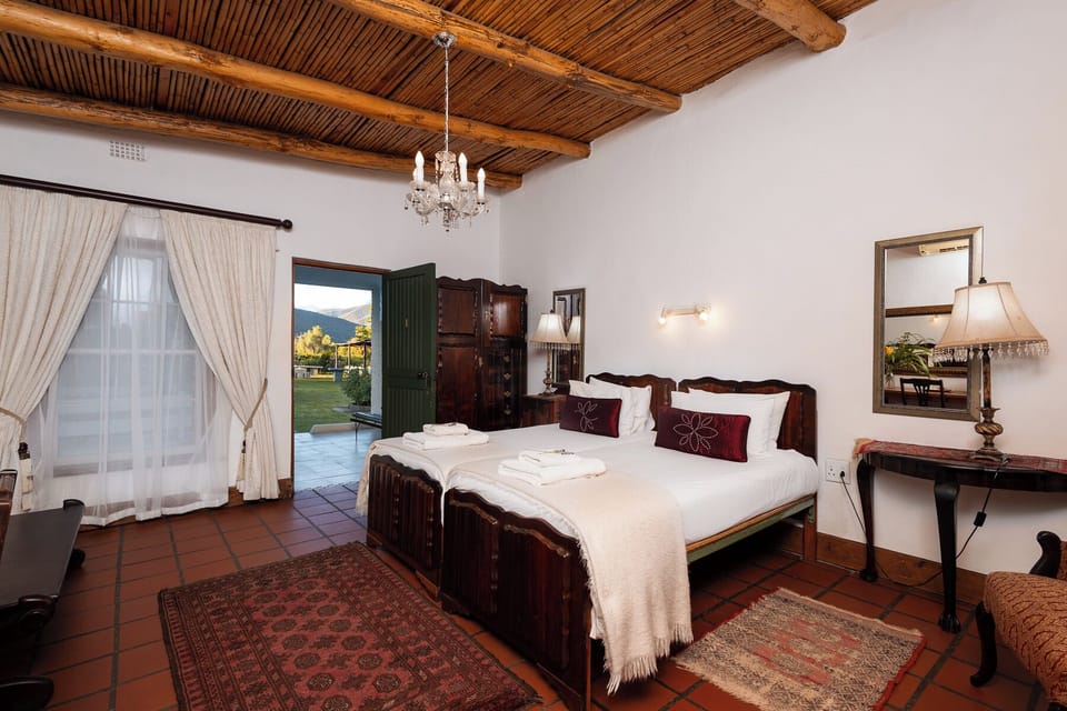 Standard Twin Room | Hypo-allergenic bedding available, in-room safe, desk, WiFi (free)