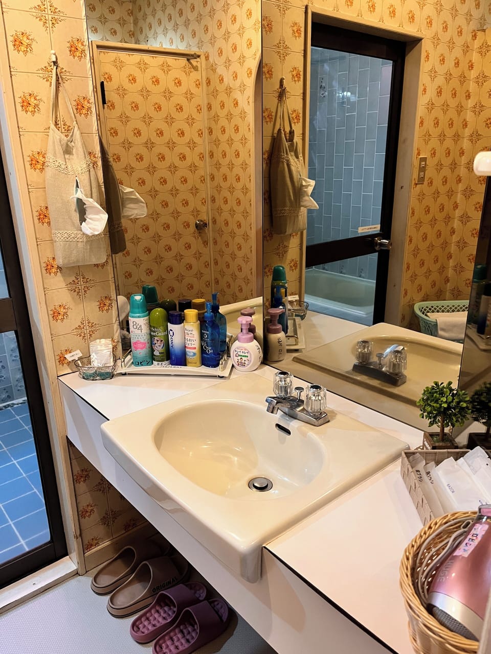 Signature Double Room | Bathroom | Separate tub and shower, hair dryer, towels, soap