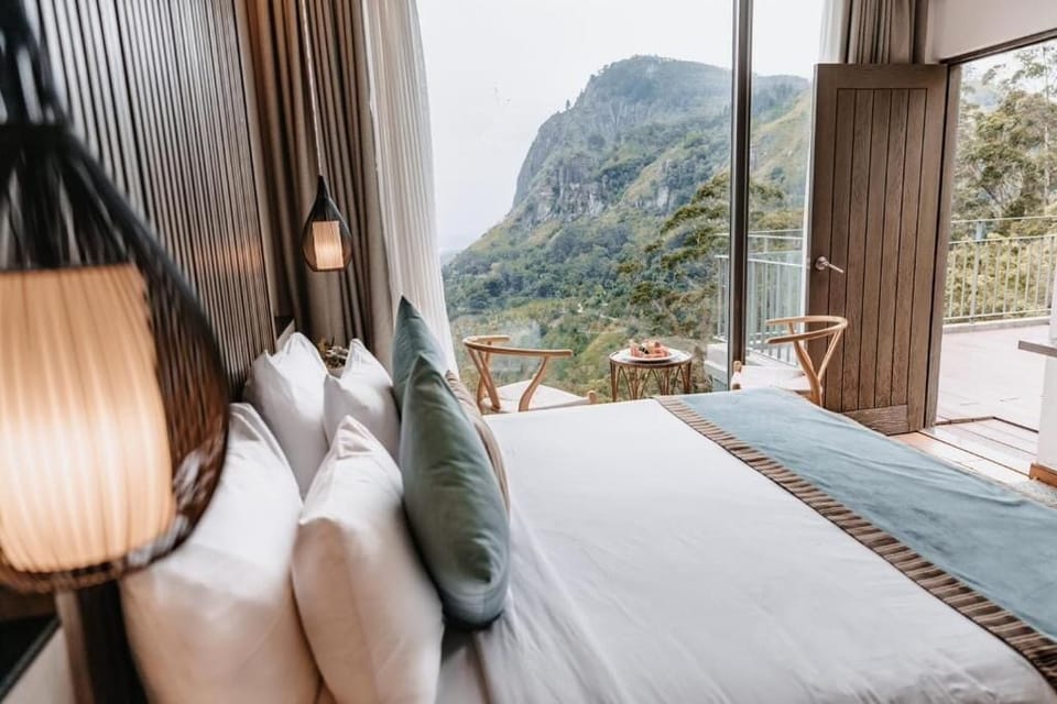 Premium Double Room, Balcony, Mountain View | In-room safe, iron/ironing board, WiFi (free)