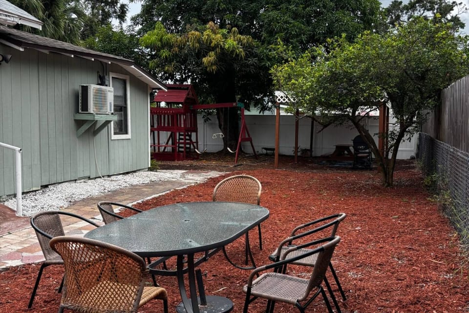 House, 3 Bedrooms | Outdoor dining