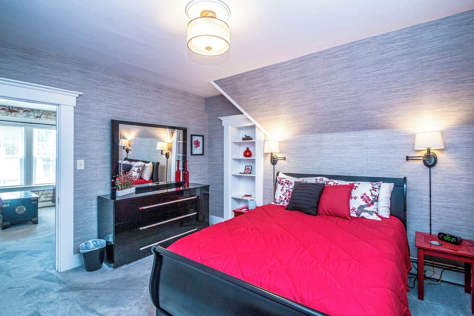Deluxe Suite, 1 Queen Bed with Sofa bed, Non Smoking, Lake View | WiFi (free)
