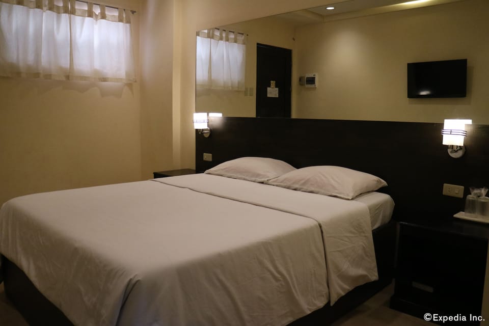 Deluxe Room | Free WiFi, bed sheets