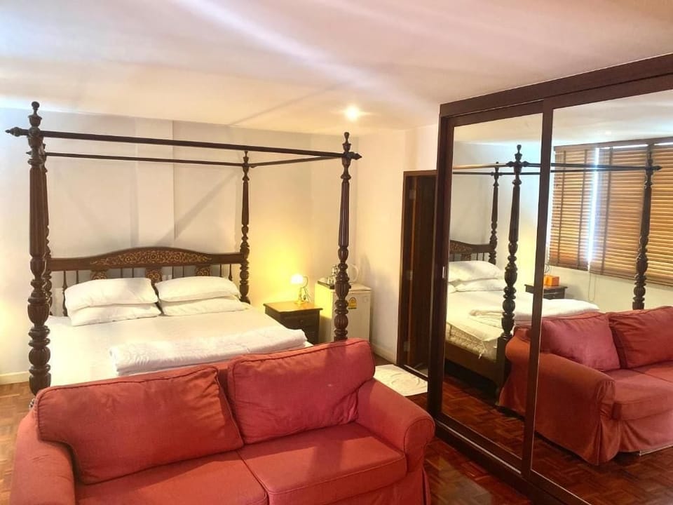 Deluxe Single Room, Balcony | In-room safe, WiFi (free)
