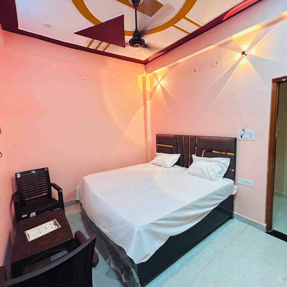 Deluxe Room | Rollaway beds (surcharge), WiFi (free), bed sheets