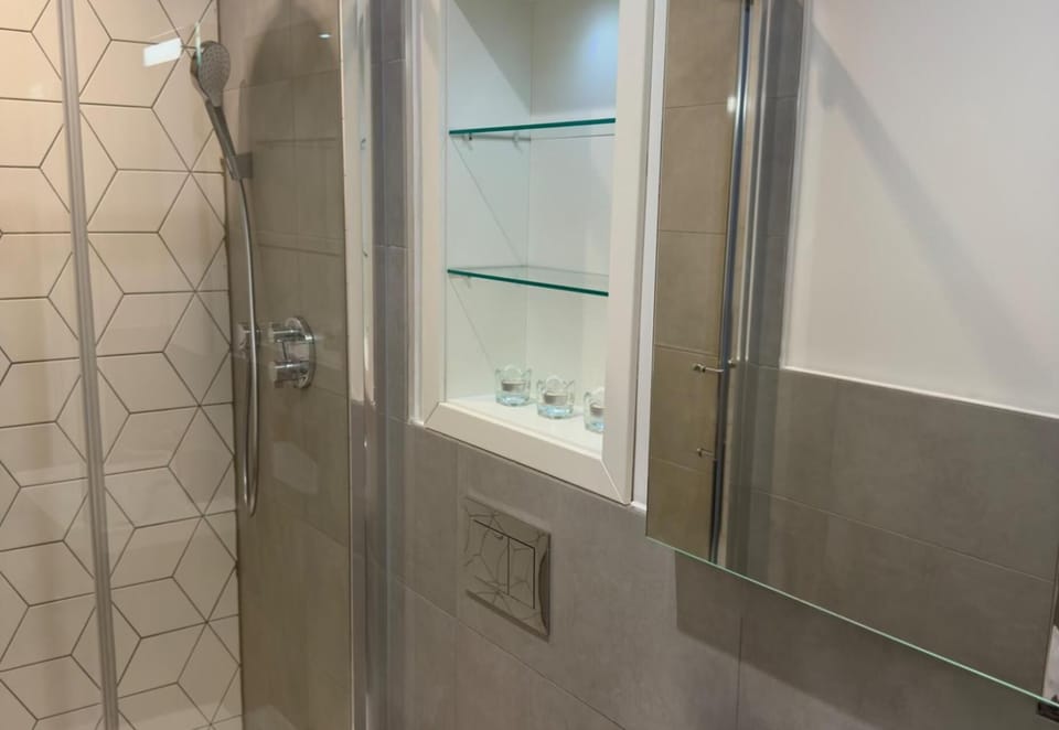 Luxury 1 Bed - Gym - Cinema - Games Room - Parking Apartment in Kingston upon Thames