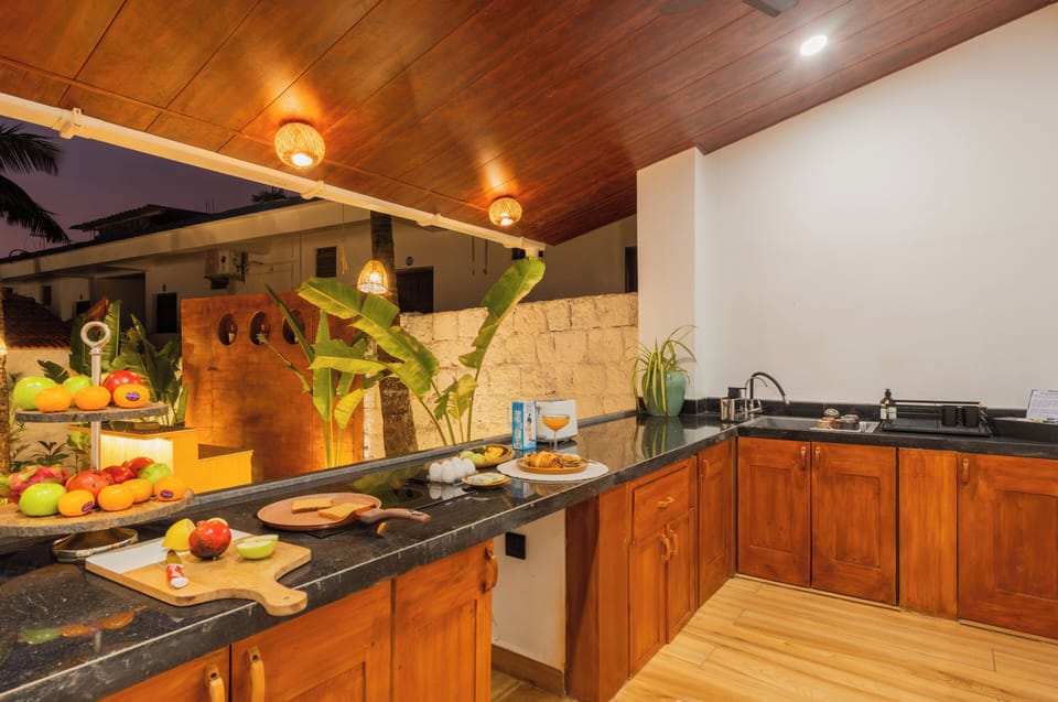 Deluxe Villa, Sea View | Outdoor dining