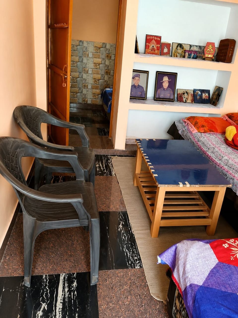 Basic Double Room | Desk, laptop workspace, individually decorated, individually furnished