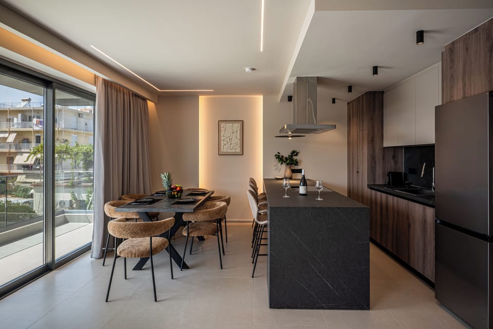 Signature Experience Double Suite | Private kitchen | Fridge, oven, stovetop, cookware/dishes/utensils
