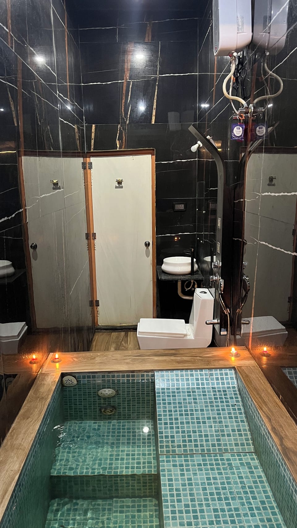 Deluxe Double Room, Balcony, Sea View | Bathroom | Shower, free toiletries, towels, soap