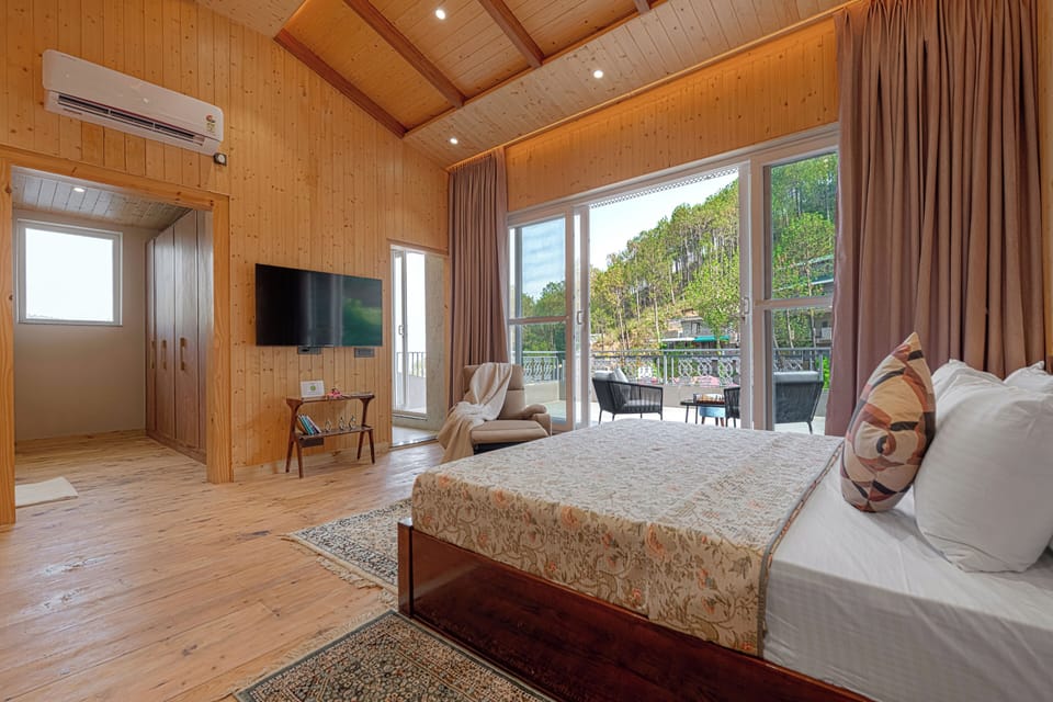Deluxe Villa | Iron/ironing board, WiFi (free)