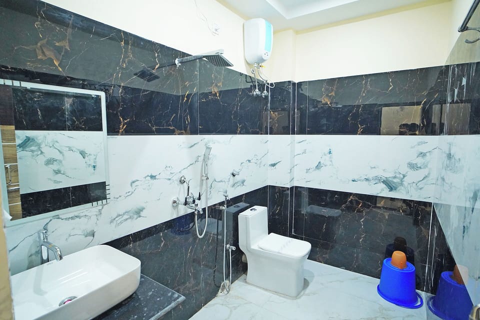Executive Double Room, Sea View | Bathroom | Towels, soap, shampoo, toilet paper