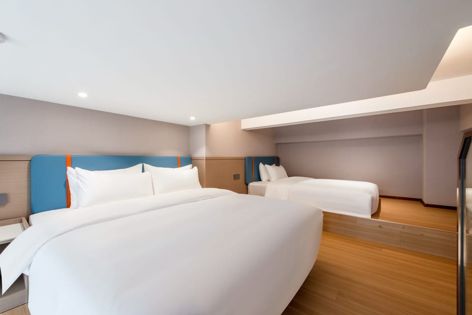 Premium bedding, WiFi (free), bed sheets