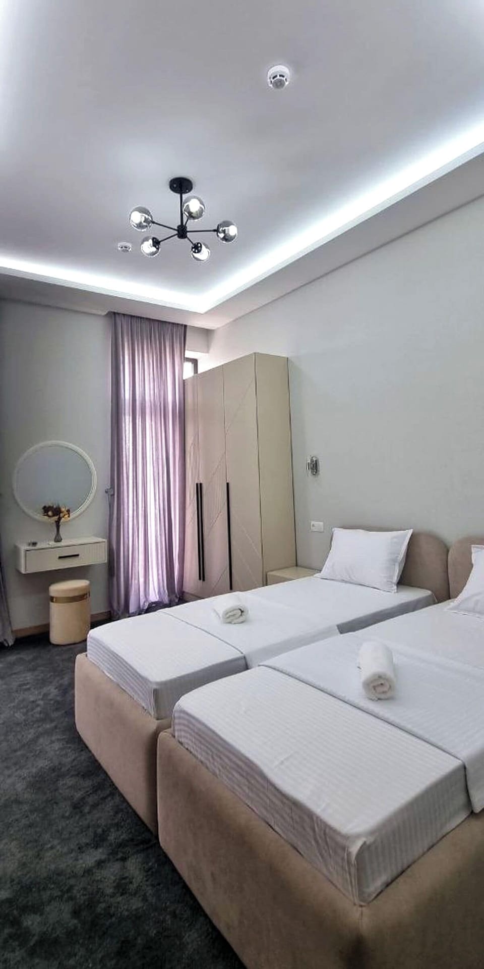 Comfort Twin Room, Courtyard View | Desk, laptop workspace, WiFi (free)