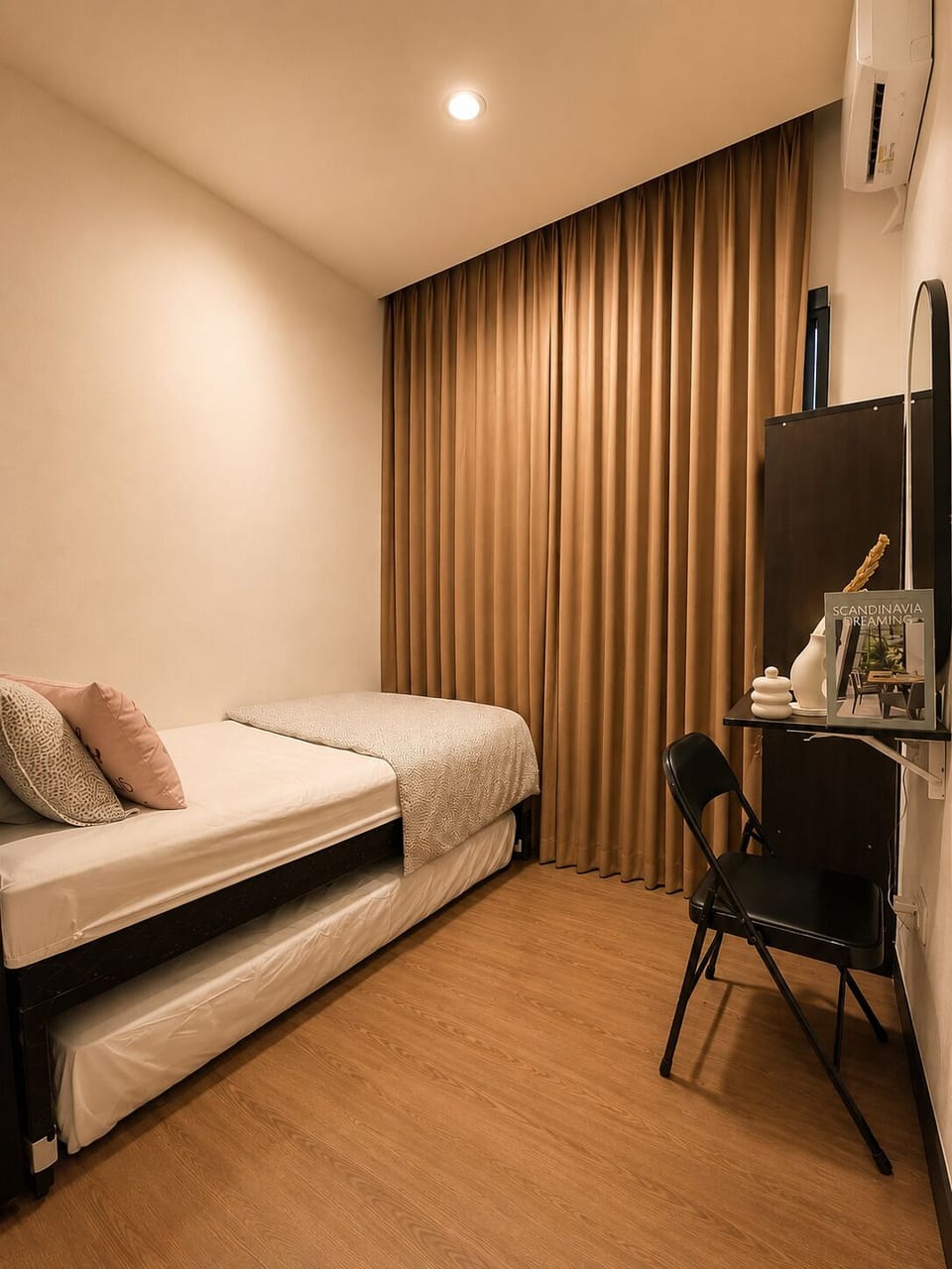 Deluxe Room | Desk, laptop workspace, WiFi (free)