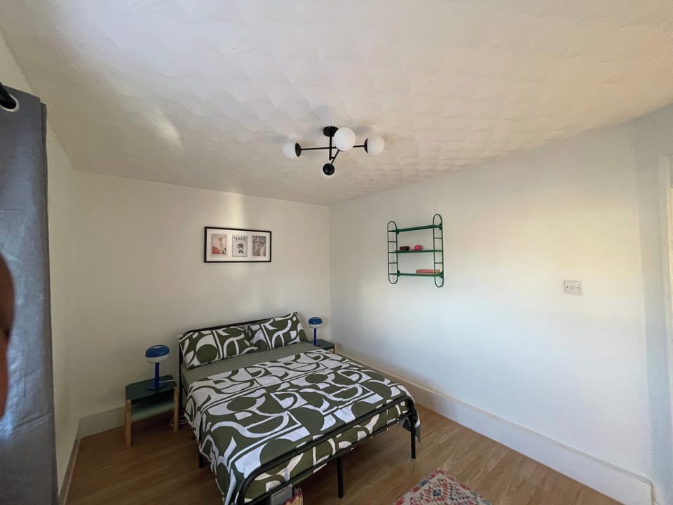 2 bedrooms, WiFi (free), bed sheets