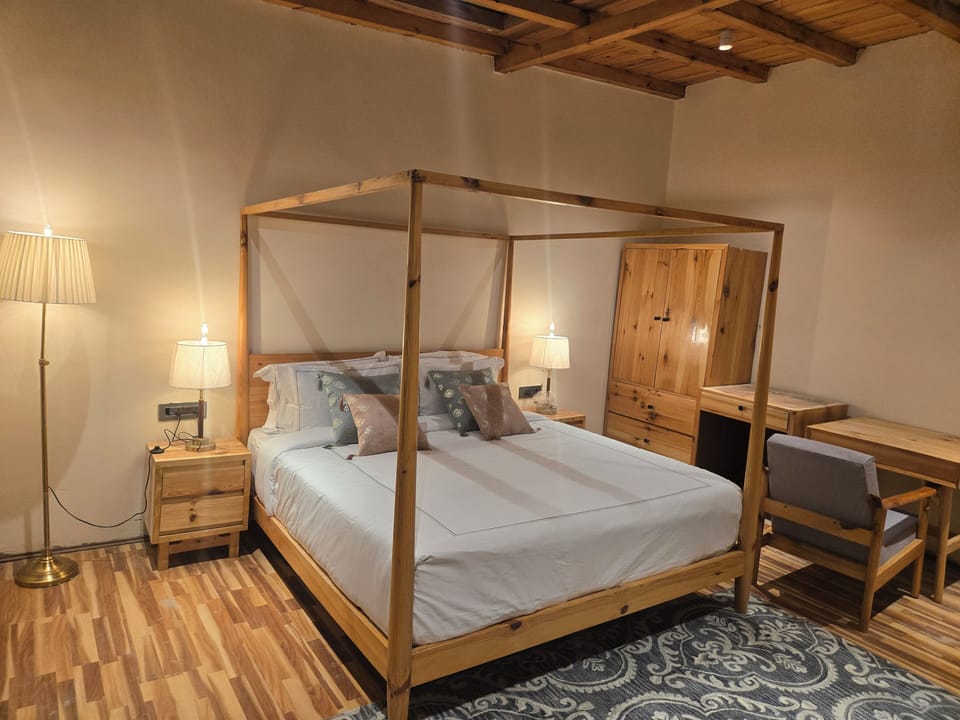 Double or Twin Room, Mountain View | In-room safe, blackout drapes, iron/ironing board, WiFi (free)