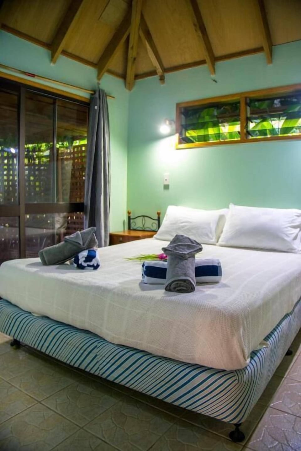 Family Triple Room, Multiple Beds, Kitchen, Garden View | Iron/ironing board