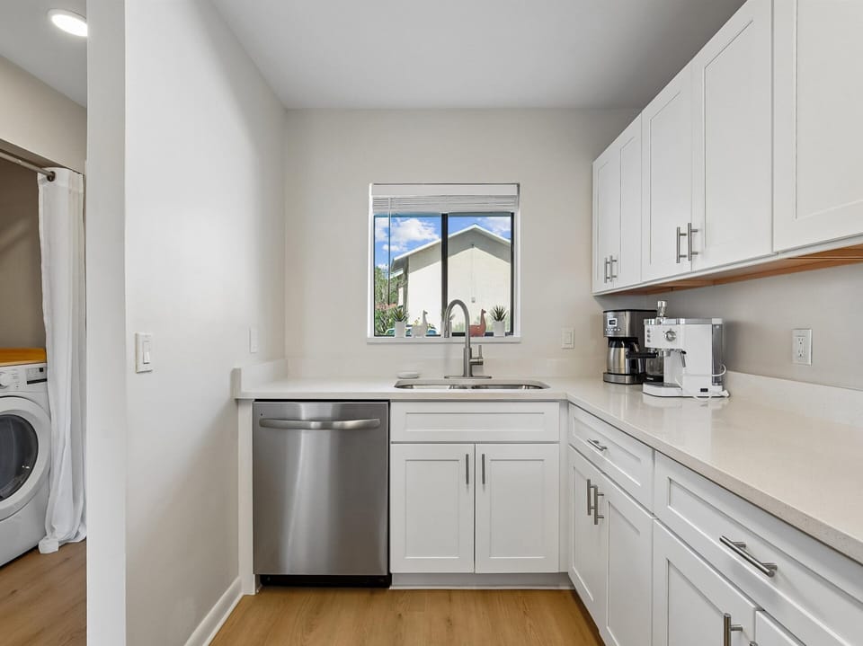Condo (2 Bedrooms) | Property amenity
