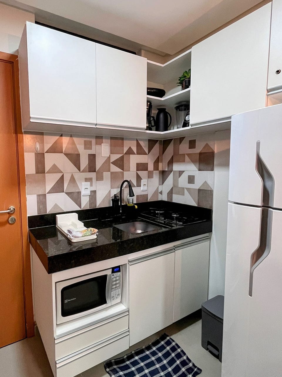 Apartment | Private kitchen | Fridge, microwave, stovetop, cookware/dishes/utensils