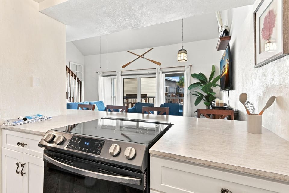 Condo, Multiple Beds (Sand Dollar W-210) | Private kitchen