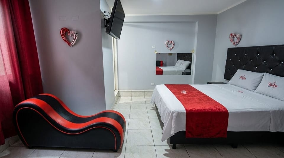 Economy Single Room | Premium bedding, down comforters, laptop workspace, iron/ironing board