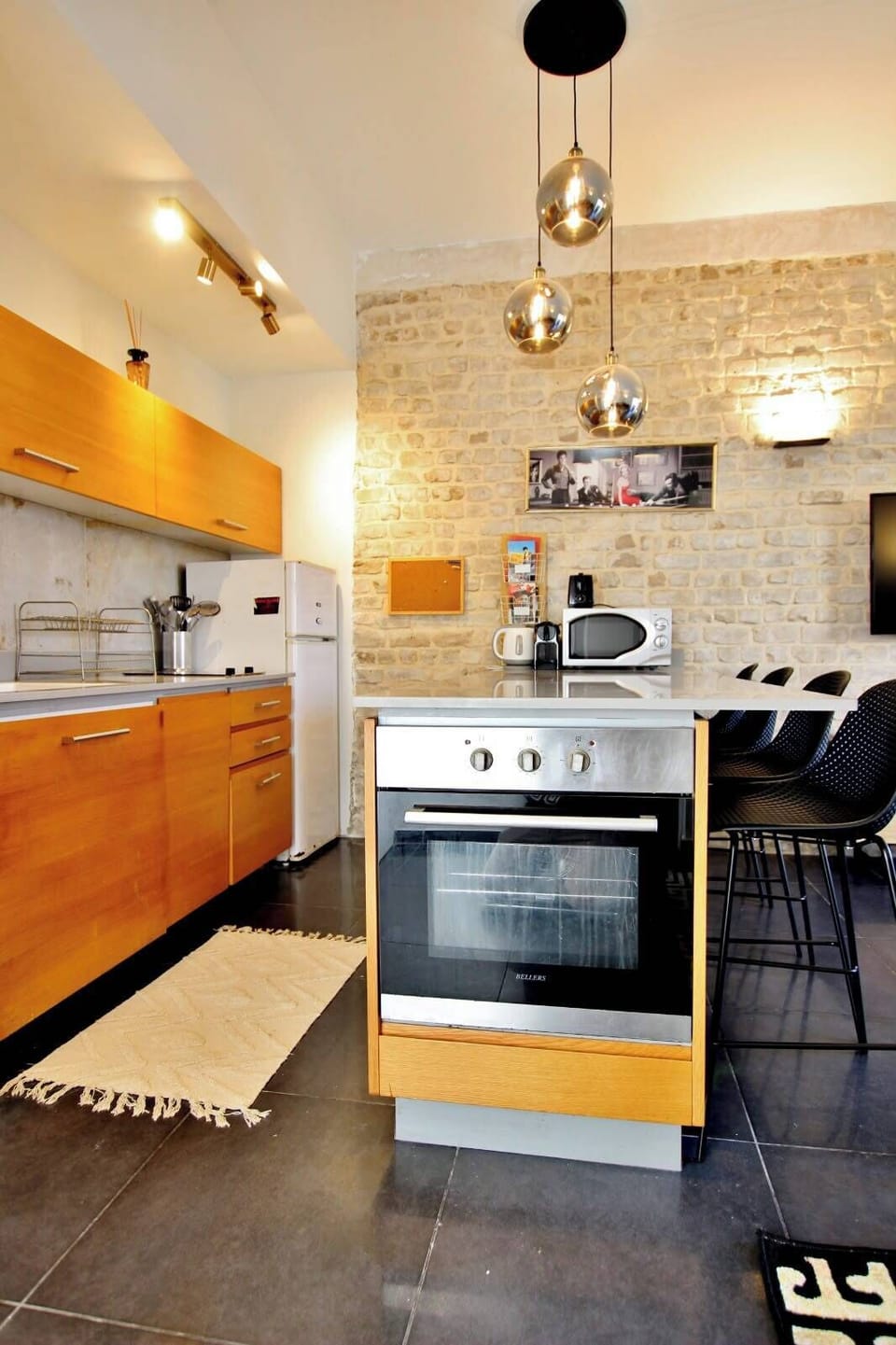 Deluxe Apartment, City View | Private kitchen