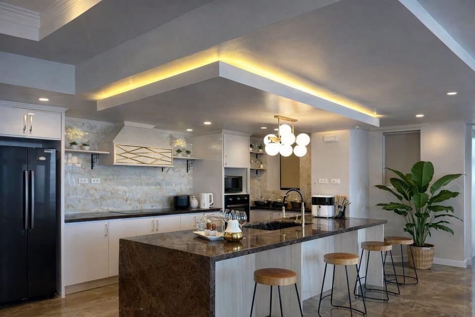 Deluxe Apartment, City View | Private kitchen