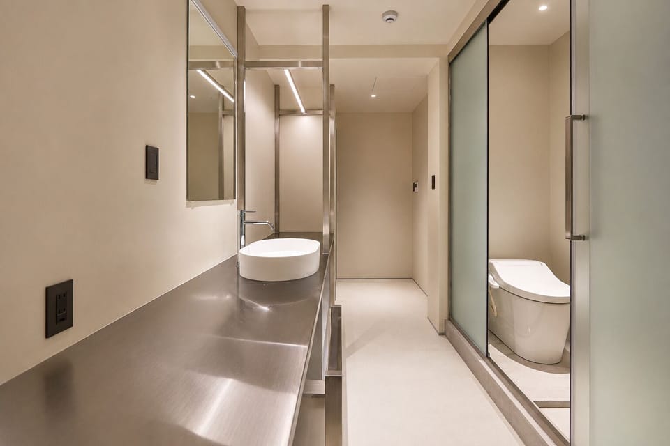 Basic Double Room | Bathroom | Combined shower/tub, hair dryer, slippers, towels