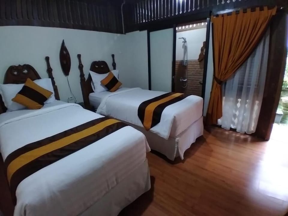 Deluxe Double Room, Garden View | Desk, WiFi (free)
