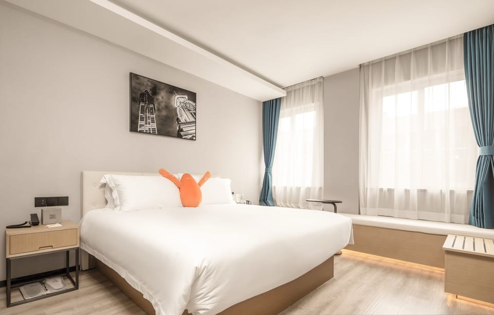 Standard Double Room, City View | WiFi (free)
